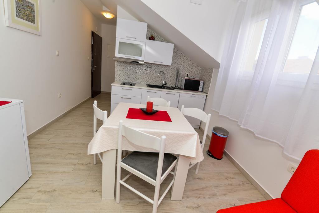 Arta Apartments Zara Esterno foto